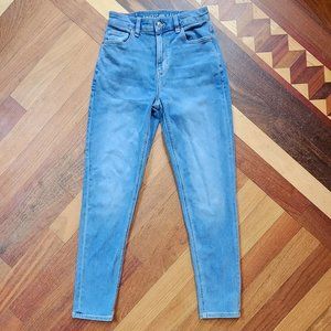 American Eagle Outfitters Light Wash "Mom Jean" Size 0